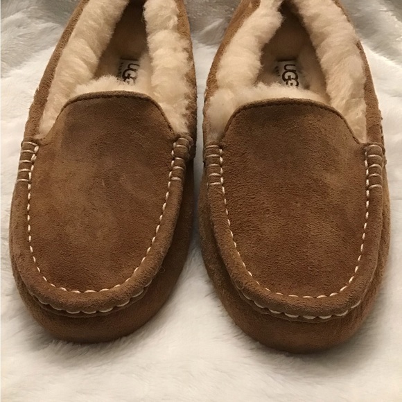 NWOT UGG Women’s Ansley Moccasin Indoor/Outdoor Slippers. Size 5  EU 36 - Picture 2 of 13